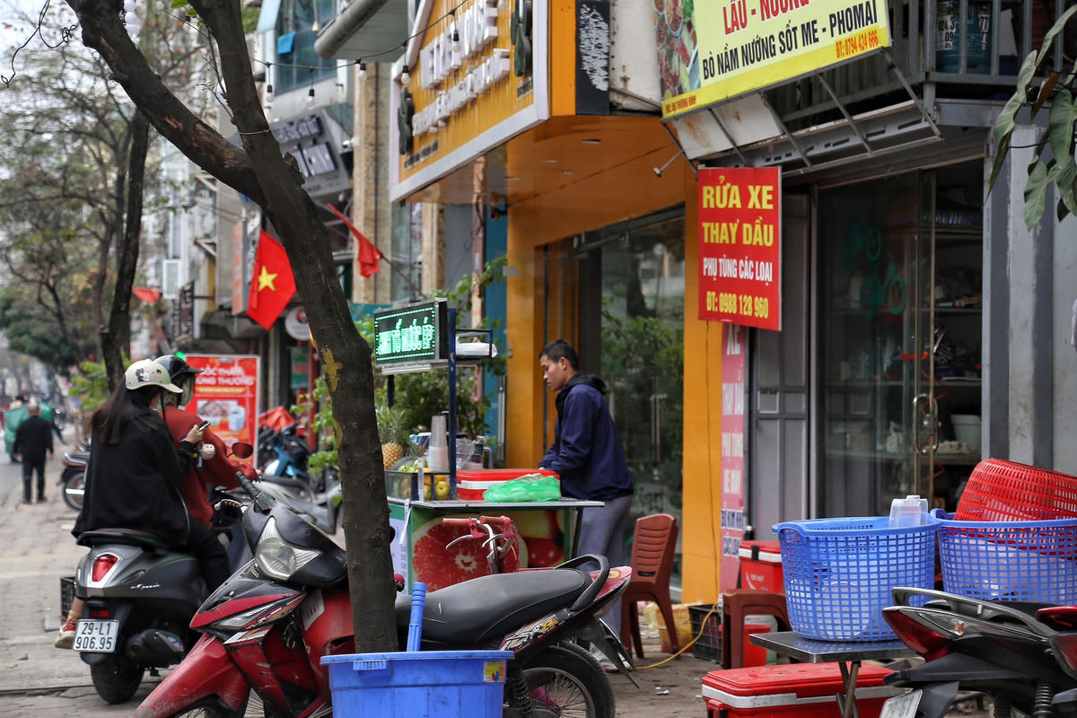 Thanh Xuân (Hà Nội): Lấn chiếm vỉa hè như chưa hề có chiến dịch