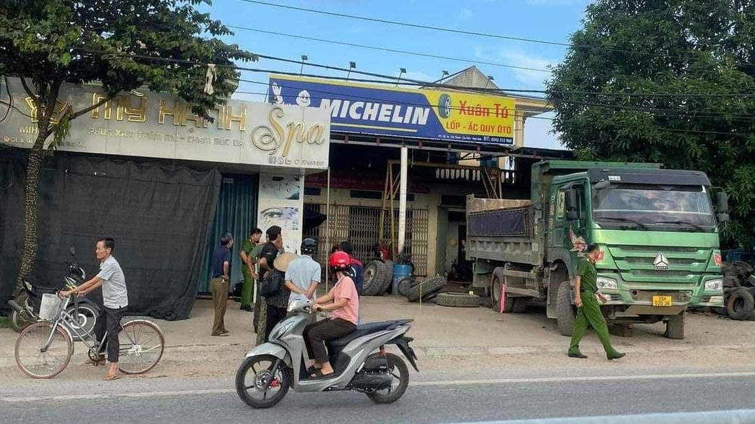 Hiện trường vụ tai nạn thương tâm