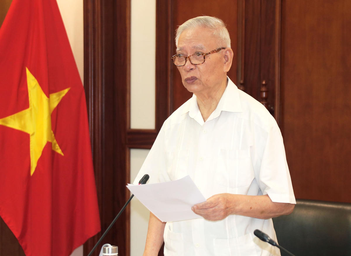 Các chuyên gia, nhà khoa học thảo luận, đóng góp ý kiến phản biện đối với nội dung nghiên cứu của đề tài.