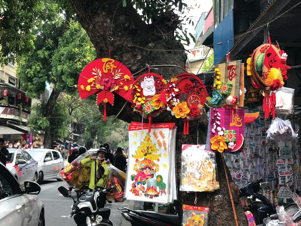 Gian hàng đậm chất truyền thống.  