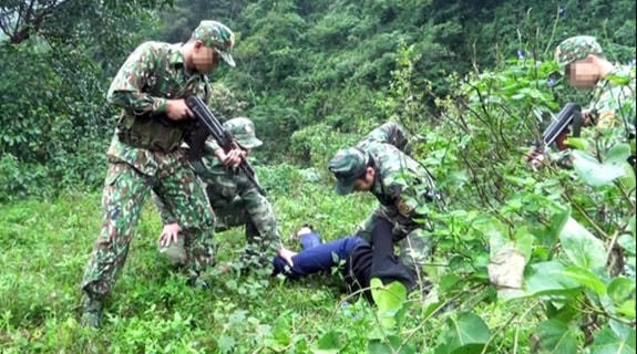 Lực lượng phòng, chống ma túy và tội phạm Bộ đội biên phòng trấn áp tội phạm ở khu vực biên giới.