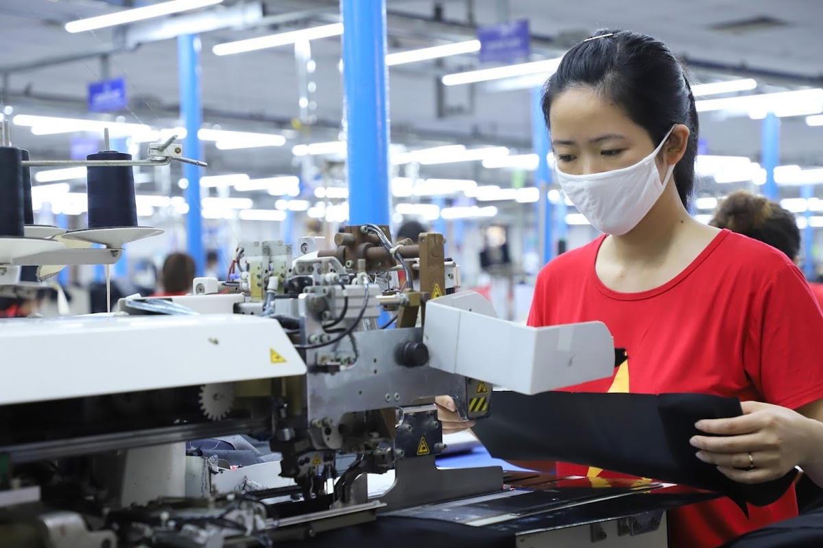 Dự báo năm 2023, một số mặt hàng xuất khẩu thế mạnh của Việt Nam gặp khó khăn về đơn hàng. Ảnh: Quang Vinh.