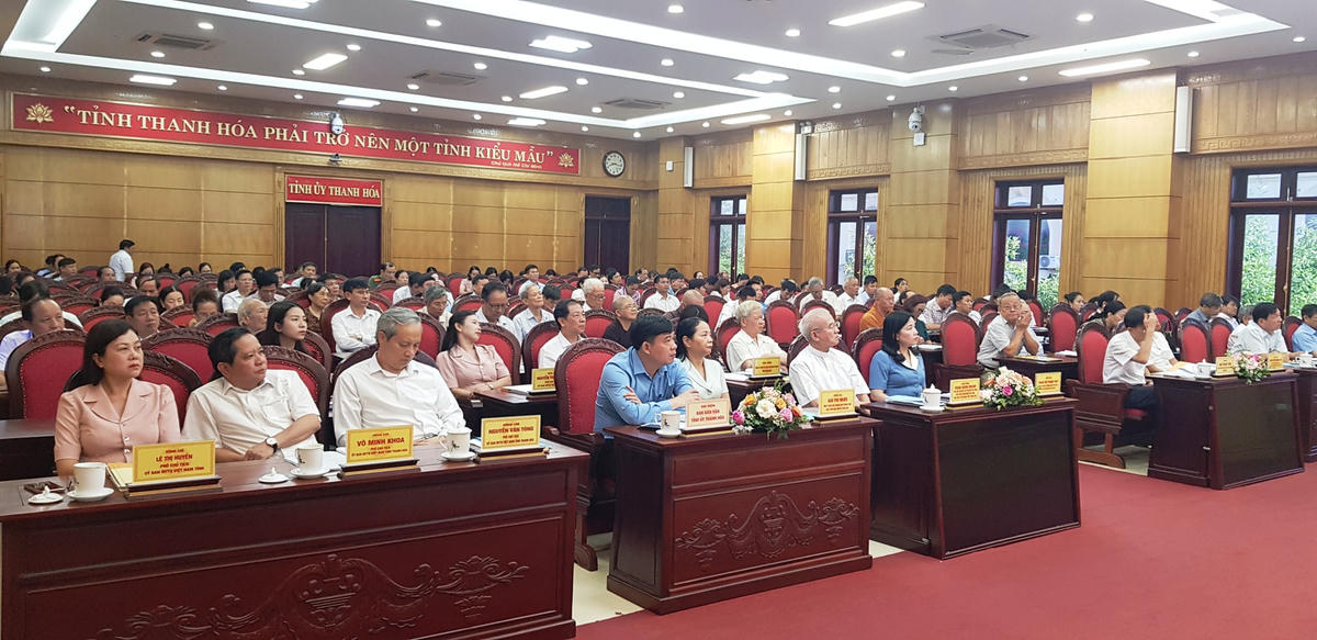 Các đại biểu tham dự hội nghị.