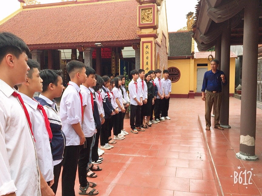 Vinh danh những học sinh có thành tích xuất sắc của dòng họ.