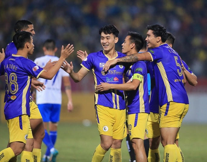 Hà Nội FC vừa có chiến thắng đậm đà trước đội bóng Nam Định. Ảnh: VPF.