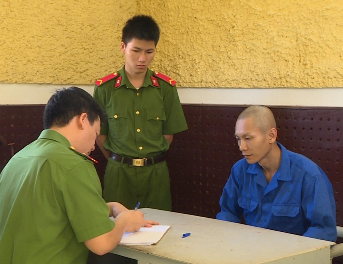 Đối tượng Đỗ Ngọc Hoàng tại cơ quan điều tra.