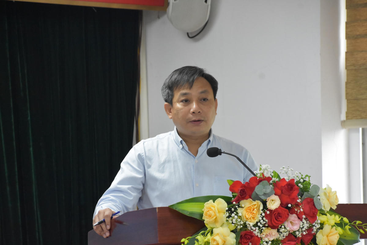Ông Phan Toàn Thắng, Chánh VP Hội Nhà báo Việt Nam đọc Quyết định của Ban chỉ đạo giải chạy và của Quyết định Tổng cục TDTT.  