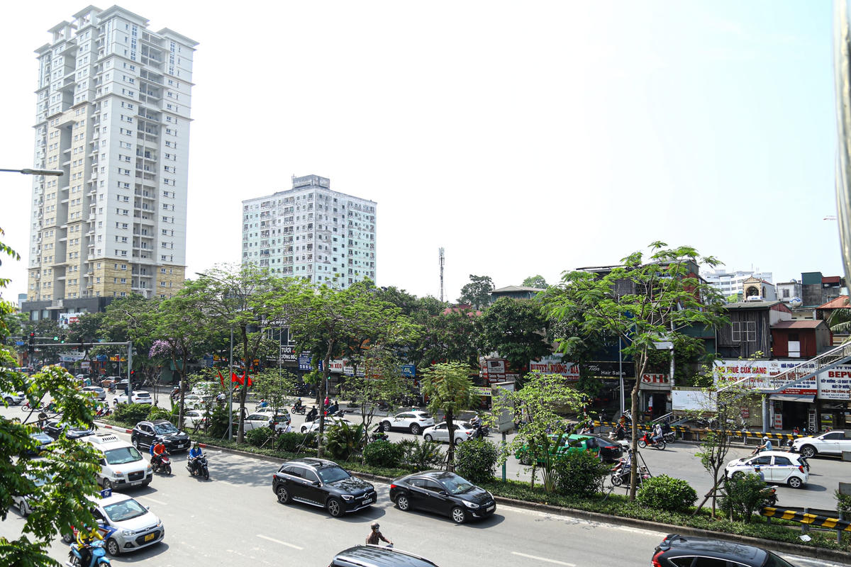 Dự án có tổng mức đầu tư hơn 969 tỷ đồng được quy hoạch xây dựng và vận hành trên quy mô diện tích 6.844 m2, bao gồm 1 tầng nổi với chức năng sân vườn cảnh quan – các điểm giao thông đứng; 3 tầng hầm mỗi tầng 5.673 m2 (tổng diện tích 17.019 sàn hầm) cung cấp hơn 1.000 chỗ đỗ xe.  