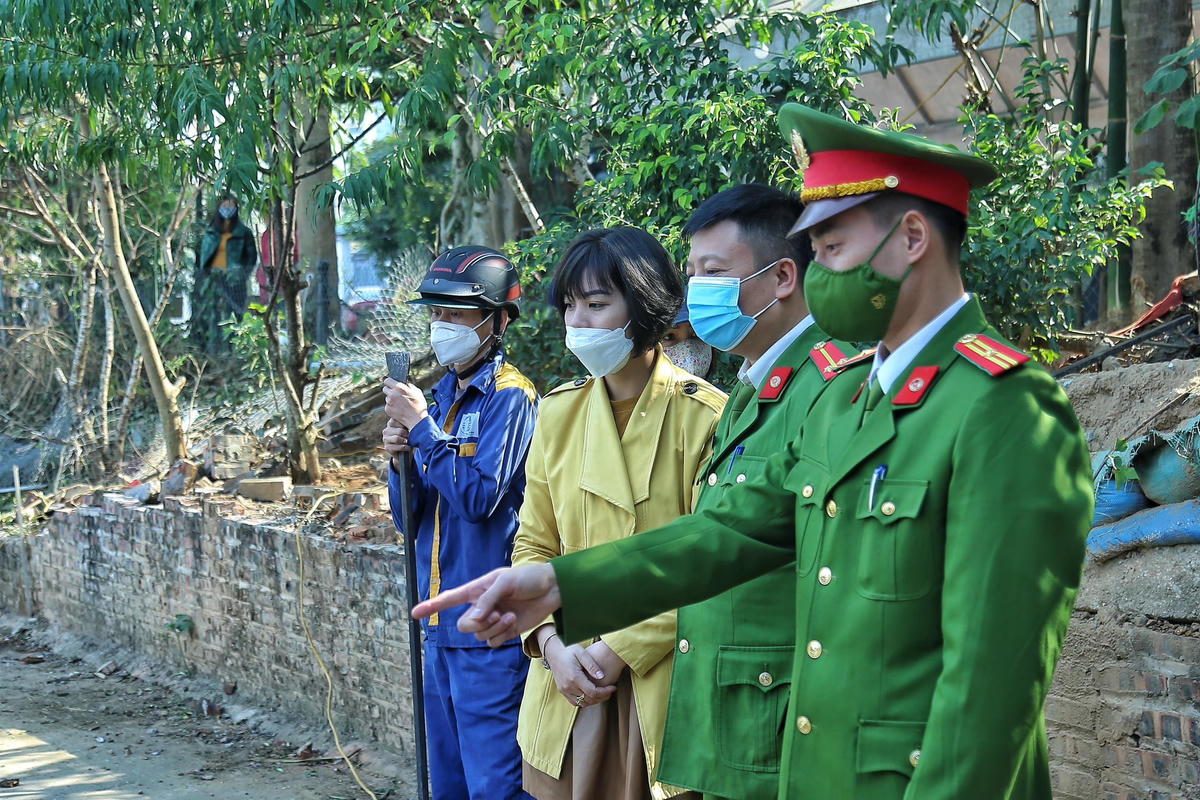 Vị lãnh đạo Công an phường Hà Cầu chia sẻ: "Chúng tôi đã nhiều lần ra quân kiểm tra, xử lý vi phạm về trật tự đô thị, an toàn giao thông khu vực hồ Đầm Khê, tuy nhiên, chỉ sau thời gian không lâu tình trạng này lại tái diễn".