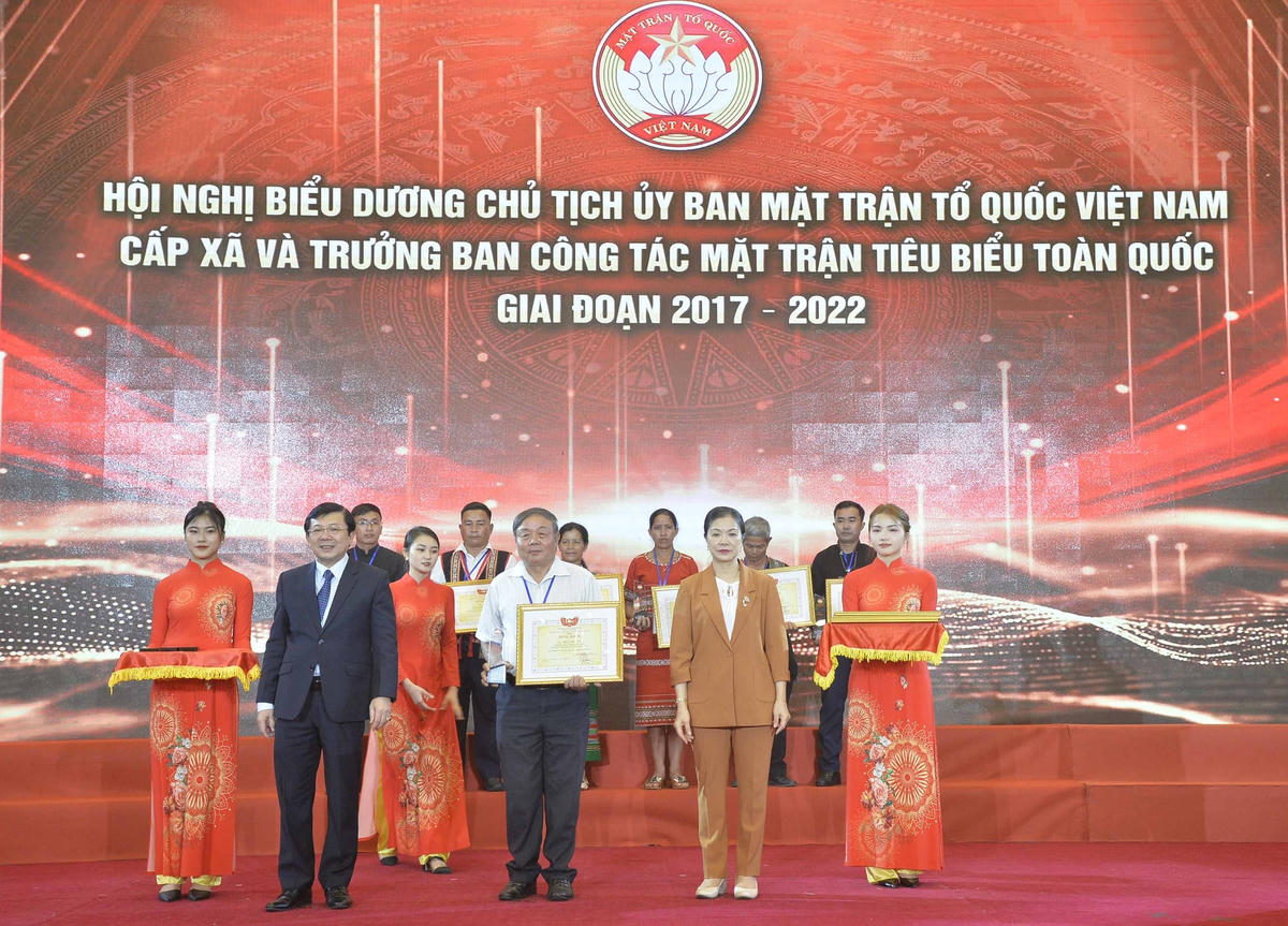 [Ảnh] Vinh danh 236 điển hình tiêu biểu trong công tác Mặt trận