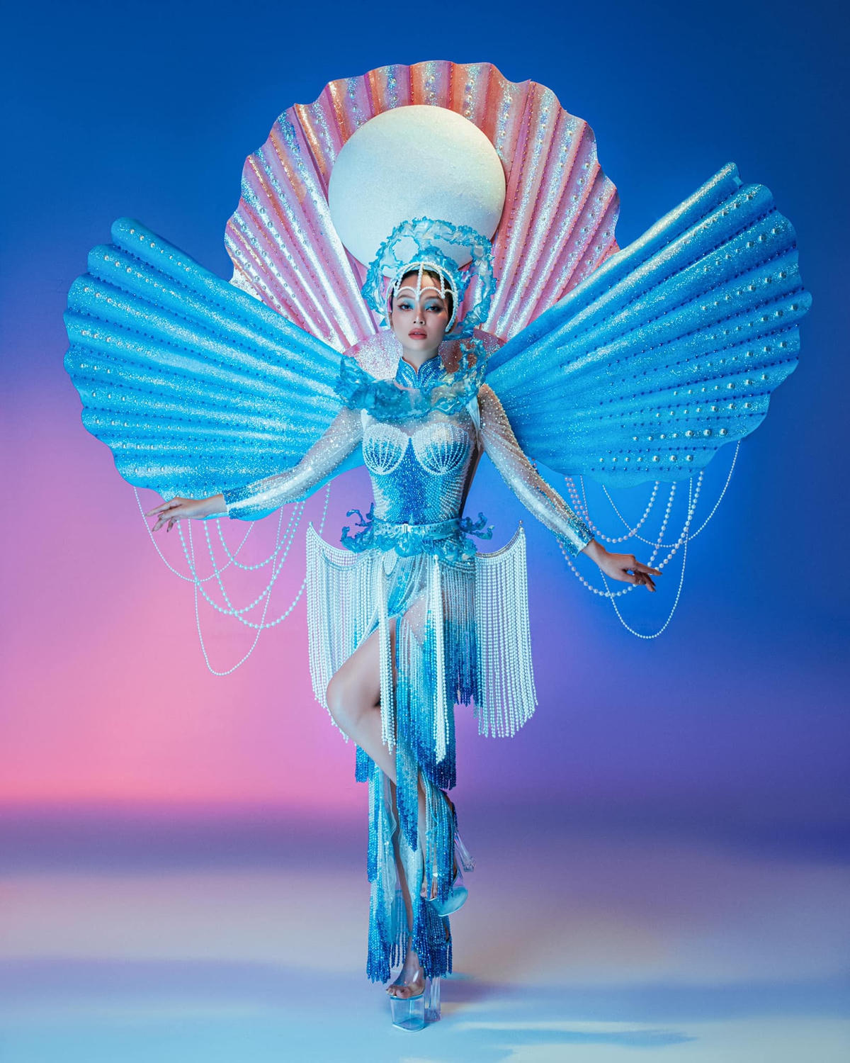 Bộ trang phục dân tộc đẹp nhất The Miss Globe 2022 gọi tên đại diện của Việt Nam.