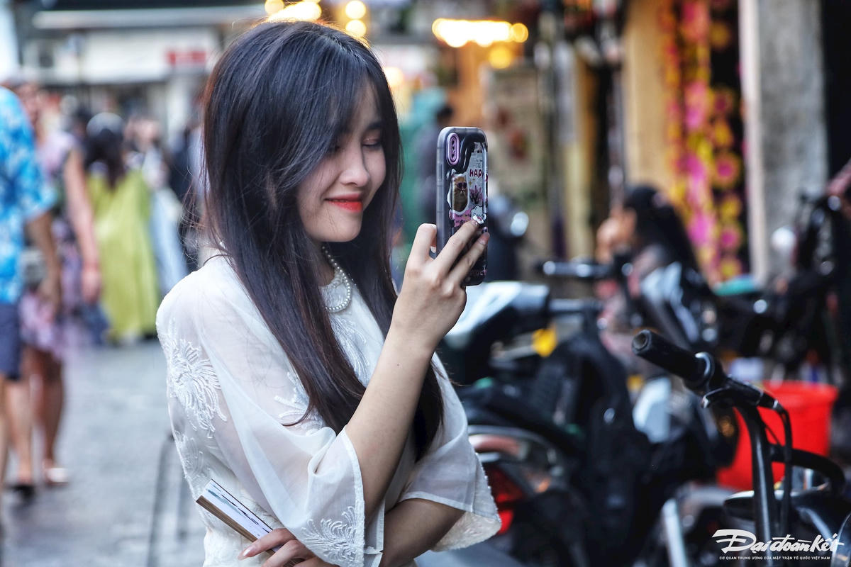 W_nang_tho_mac_ao_dai-le-khanh11.jpg