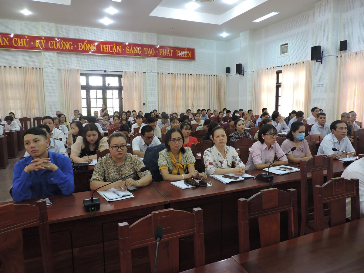 Hơn 1.500 đại biểu là cán bộ Mặt trận các cấp tham dự hội nghị theo hình thức trực tiếp và trực tuyến.