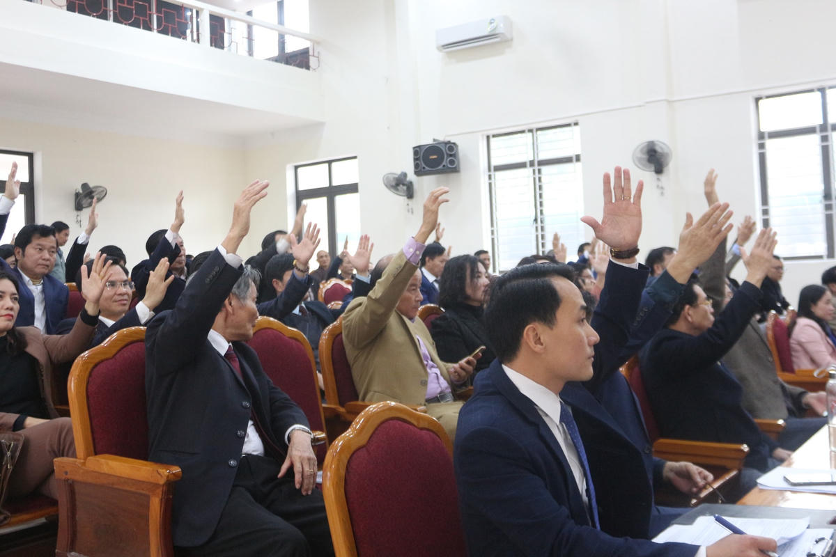 Hội nghị hiệp thương cử bổ sung 4 ủy viên.