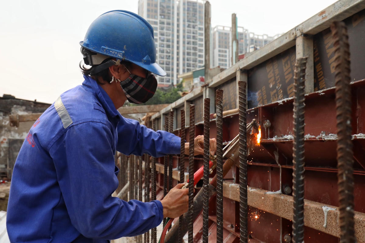 Ông Hồ Đức Phúc, Giám đốc Ban điều hành hầm chui nút giao Giải Phóng - Kim Đồng cho biết, căn cứ vào mặt bằng hiện có dự án đang bố trí được 4 mũi thi công.