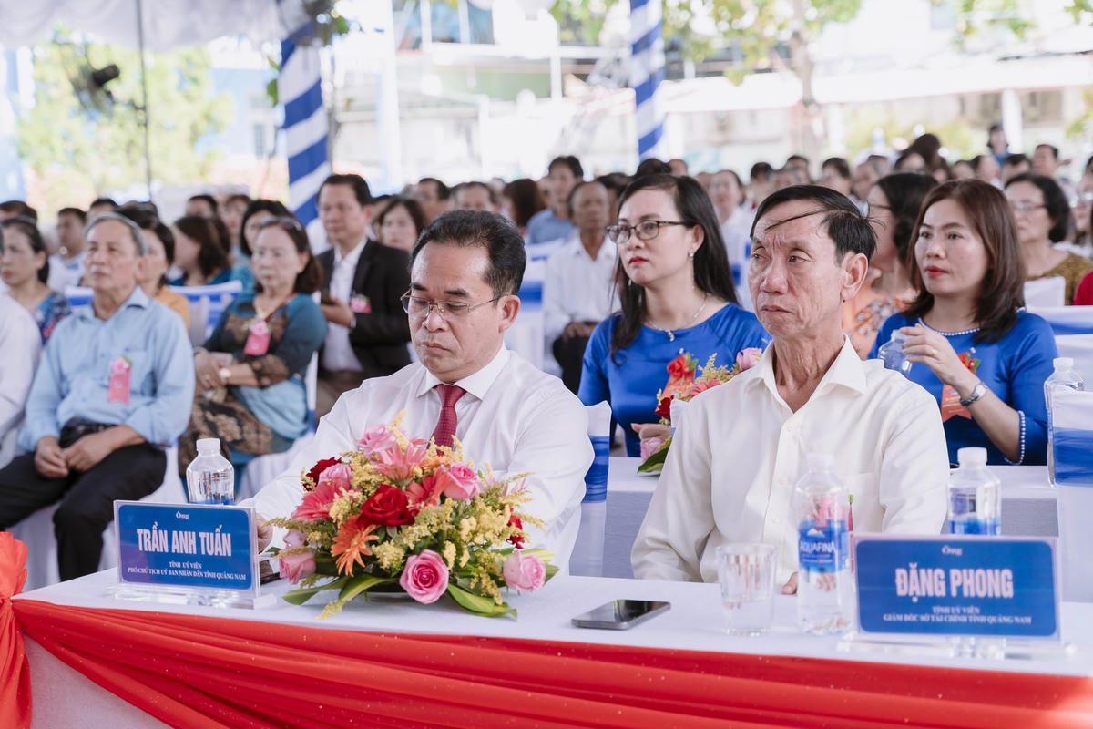 Các đại biểu tham dự buổi gặp mặt.