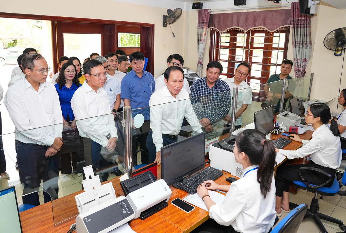 A1 Bí thư Thành uỷ Lê Tiến Châu