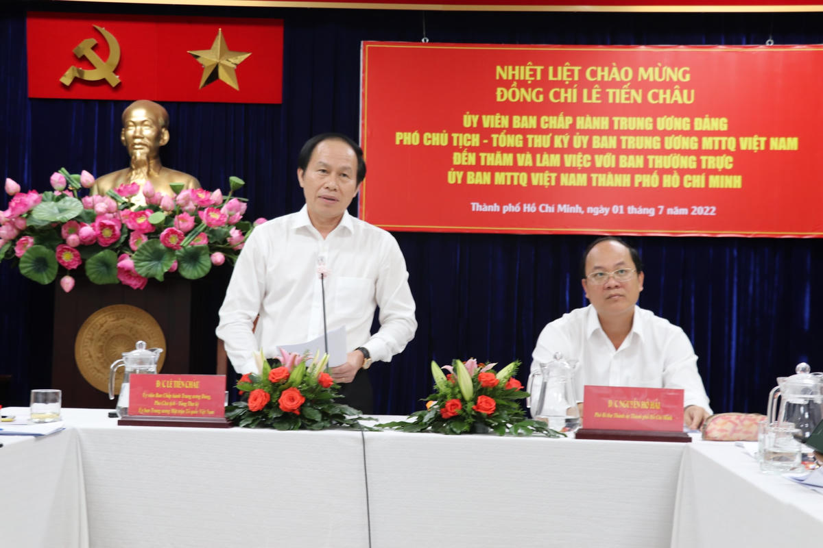 Phó Chủ tịch - Tổng Thư ký Lê Tiến Châu phát biểu tại buổi làm việc.