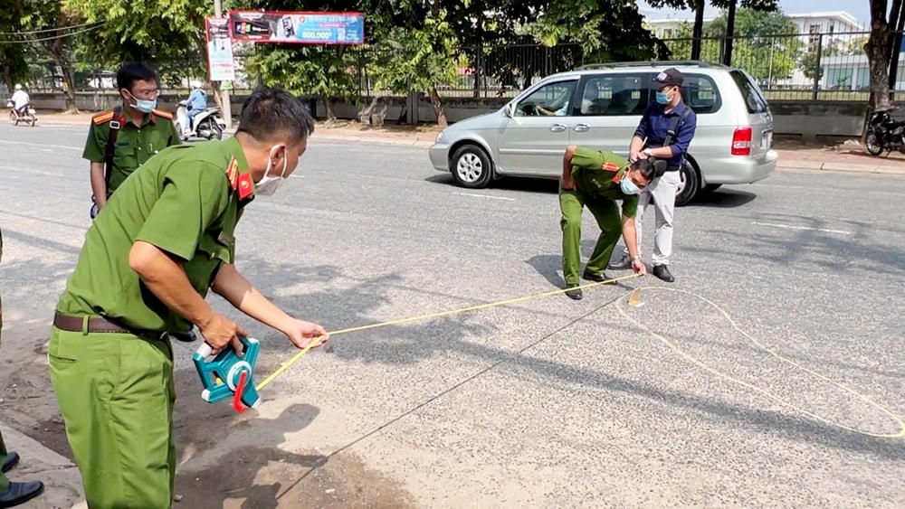 Lực lượng Công an tổ chức khám nghiệm hiện trường