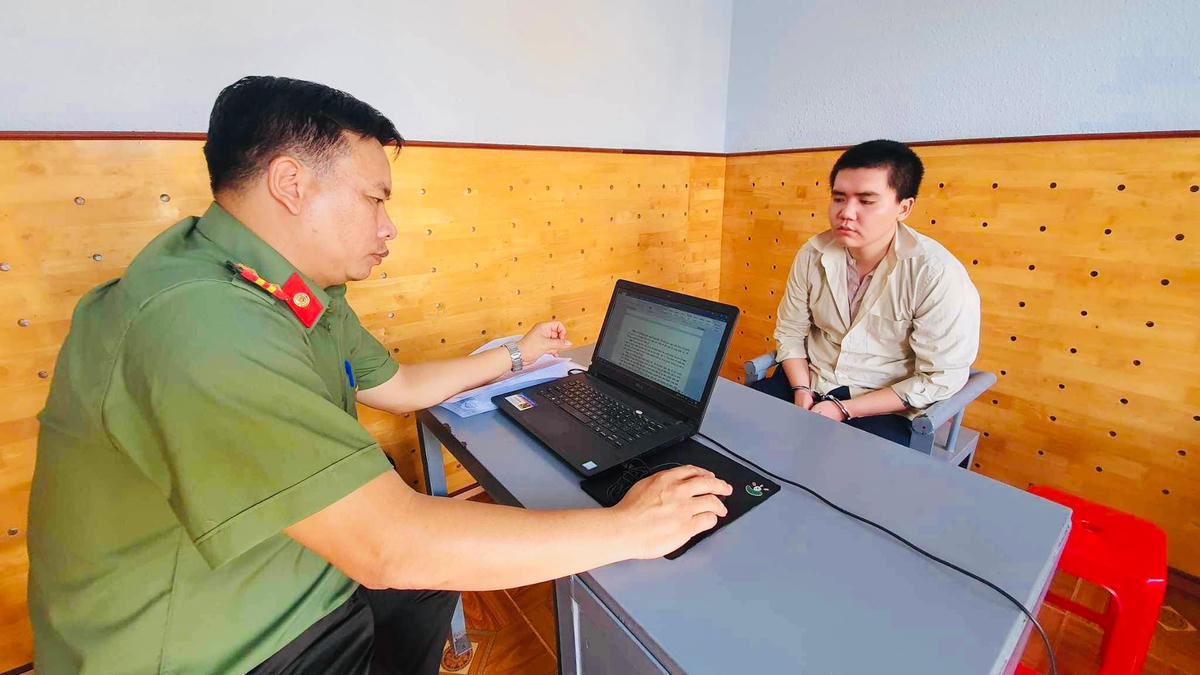 Đắk Lắk: Bắt 2 đối tượng chế tạo, mua bán súng quân dụng