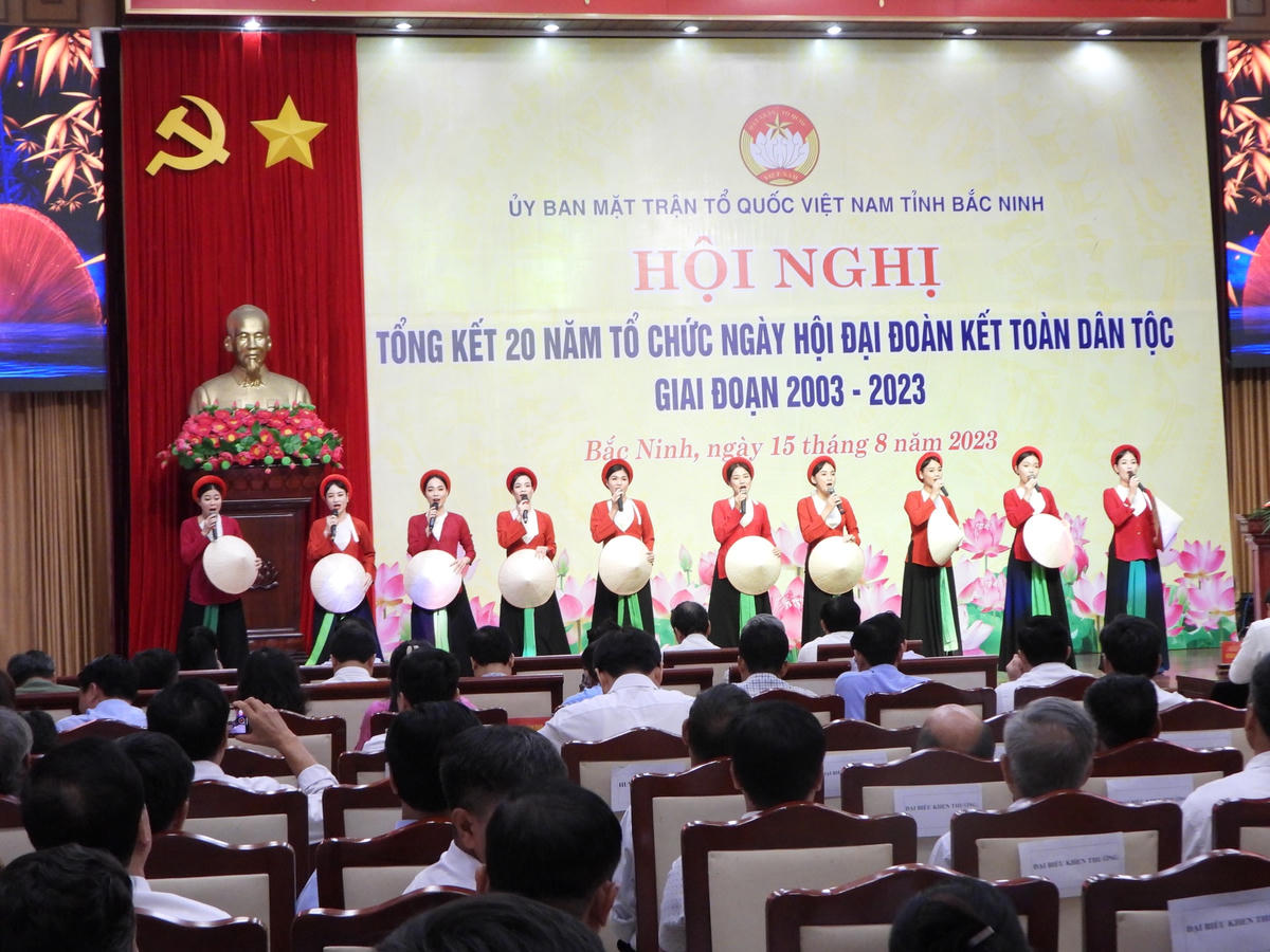 Tiết mục văn nghệ chào mừng Hội nghị.