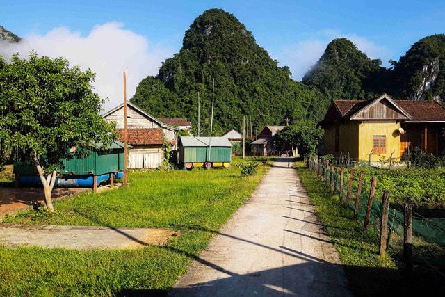 Vẻ đẹp bình dị của bản làng Tân Hóa. Ảnh: VGP.