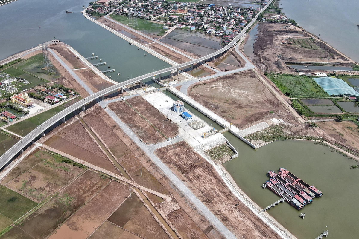 Luồng đường thủy nội địa quốc gia kênh Nghĩa Hưng có chiều dài: 2,104 km.