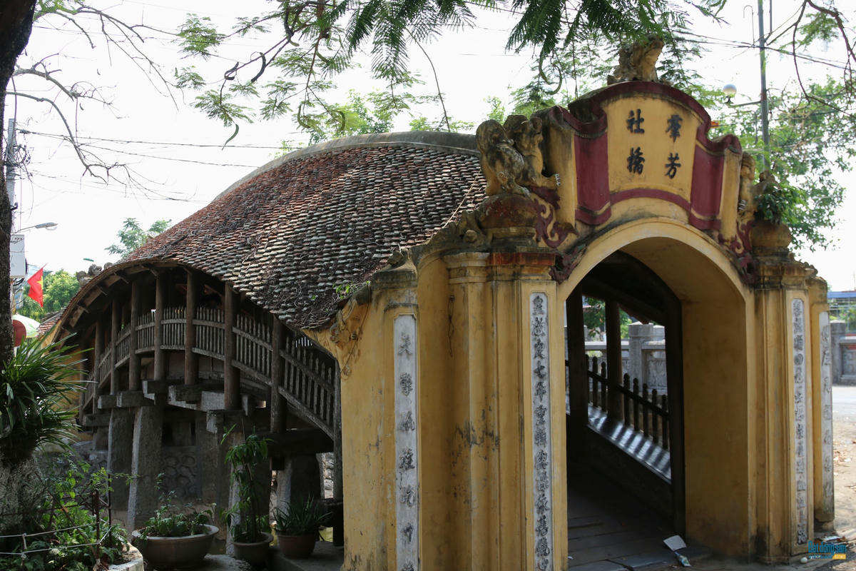 Cầu Ngói chợ Lương (xã Hải Anh, huyện Hải Hậu).