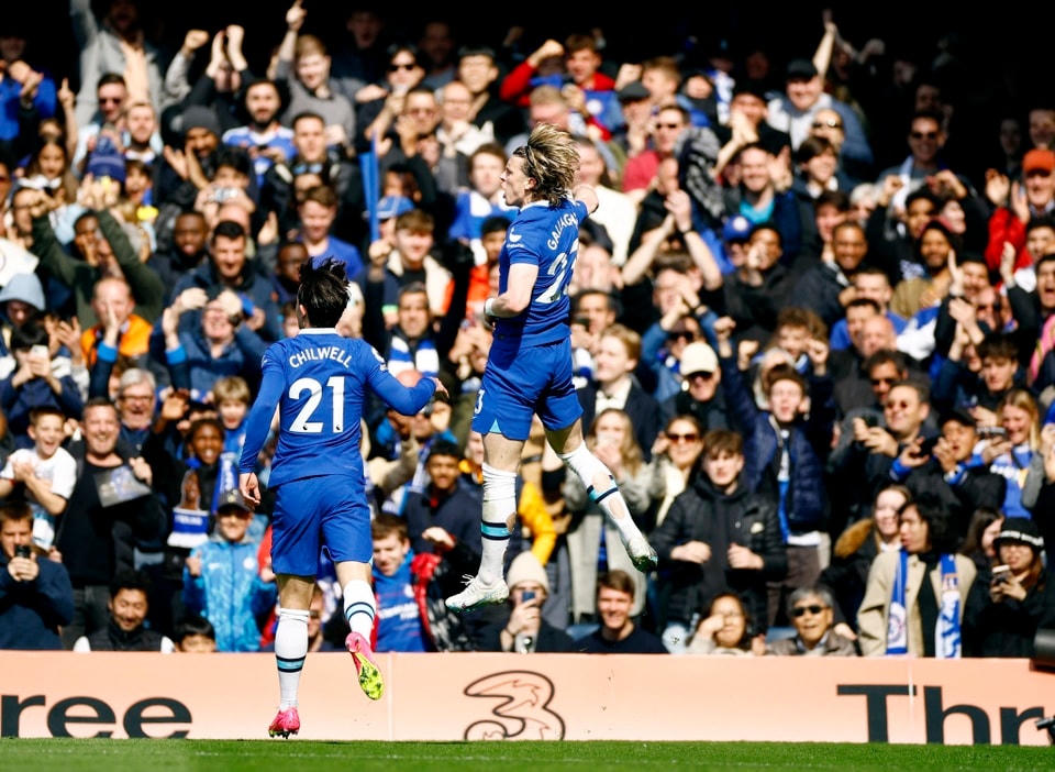 Chelsea có lợi thế sân nhà Stamford Bridge, nhưng lại chơi lép vế.