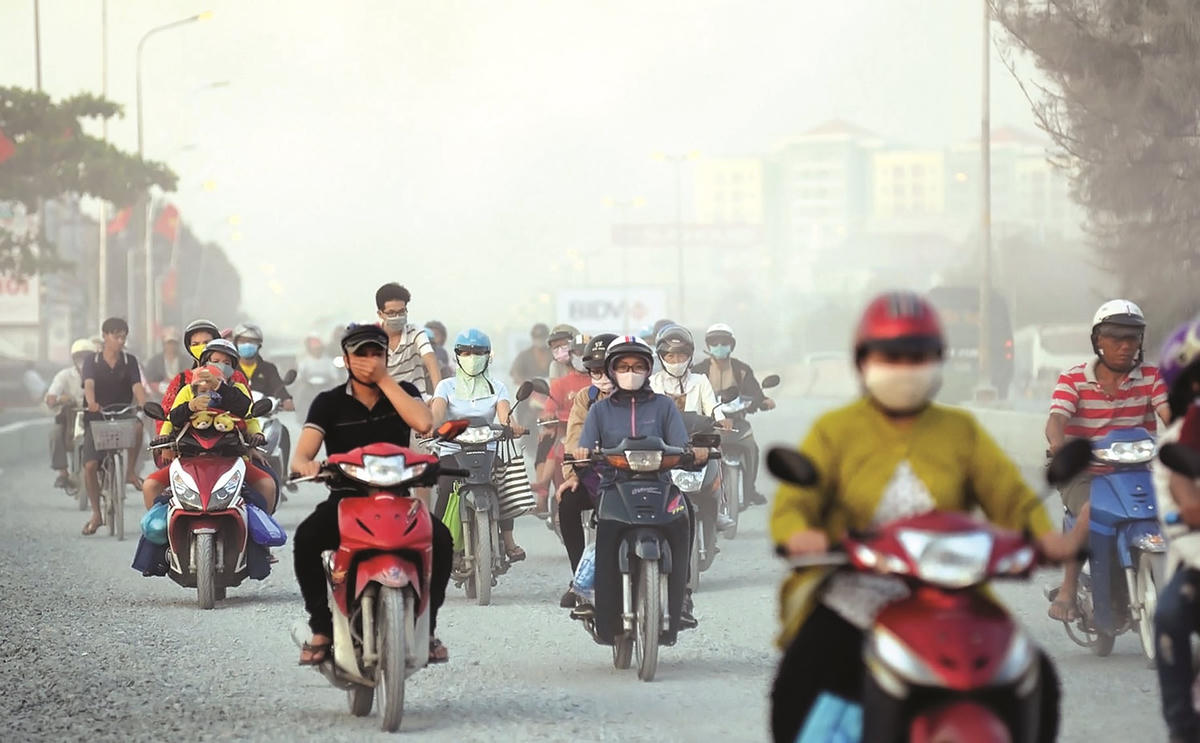 anh-chan-trang-bai-o-nhiem-khong-khi.jpg