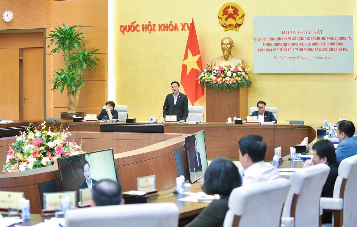 Đoàn giám sát chuyên đề của Quốc hội làm việc với Chính phủ. Nguồn: Quochoi.vn