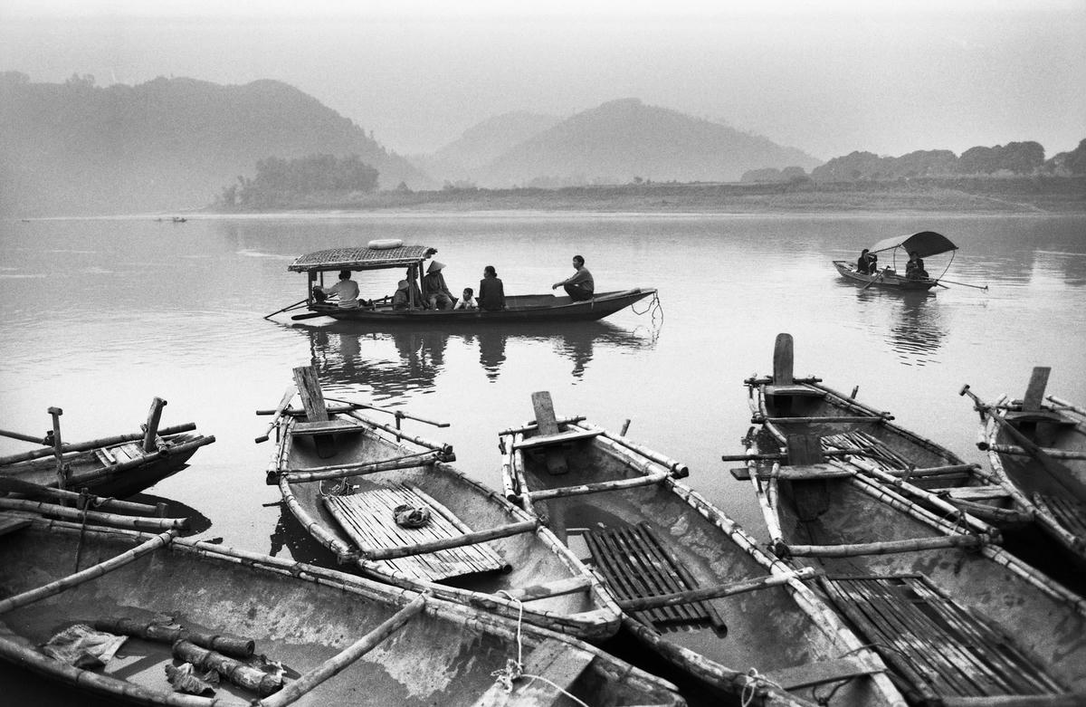 Đò trên bến Bình Ca, Tuyên Quang – 2003.  