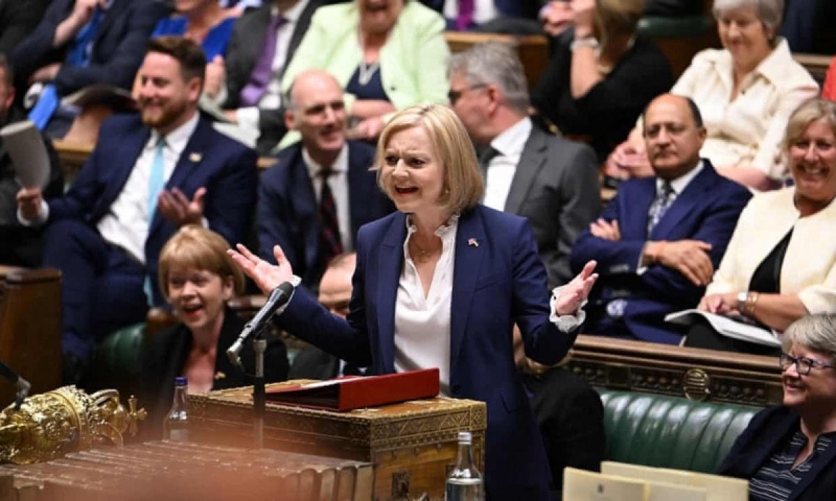 Thủ tướng Anh Liz Truss phát biểu tại Hạ viện Anh. Ảnh: The Guardian.