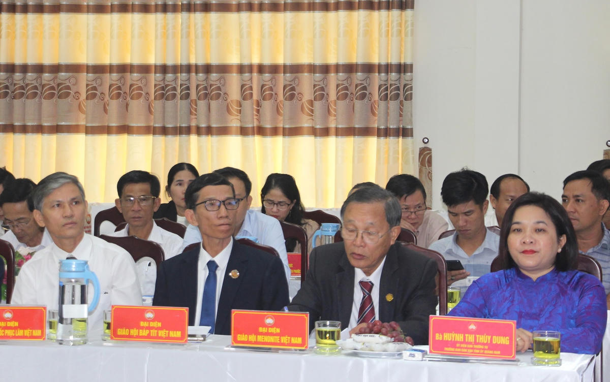 Các đại biểu tham dự Hội nghị. 