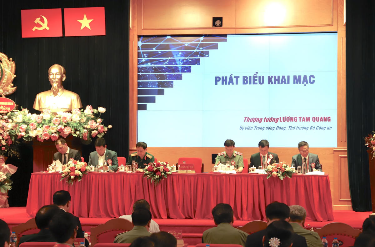 Phát biểu khai mạc Đại hội, Thứ trưởng Bộ Công an Lương Tam Quang cho biết, trước tình hình an ninh mạng trong nước và thế giới diễn biến phức tạp, thực hiện chỉ đạo của Ban Chỉ đạo An toàn, an ninh mạng quốc gia do đồng chí Thủ tướng Chính phủ làm Trưởng Ban, Bộ Công an đã xúc tiến hoạt động thành lập Hiệp hội An ninh mạng quốc gia. 