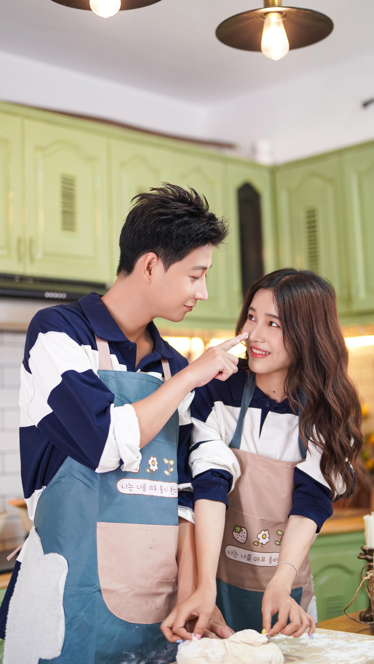 MV Tình Là là sản phẩm đầu tiên mà Lê Đức và Luna kết hợp cùng nhau.
