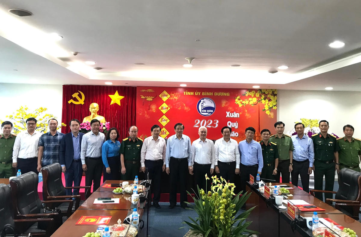 Đoàn công tác chúc Tết lãnh đạo tỉnh Bình Dương, Công an tỉnh, Bộ Chỉ huy Quân sự tỉnh.