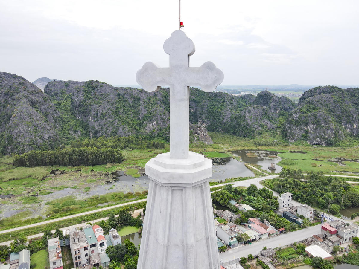 Đến nay, sau 8 năm thi công xây dựng, nhà thờ đã cơ bản hoàn thiện và chờ ngày khánh thành.