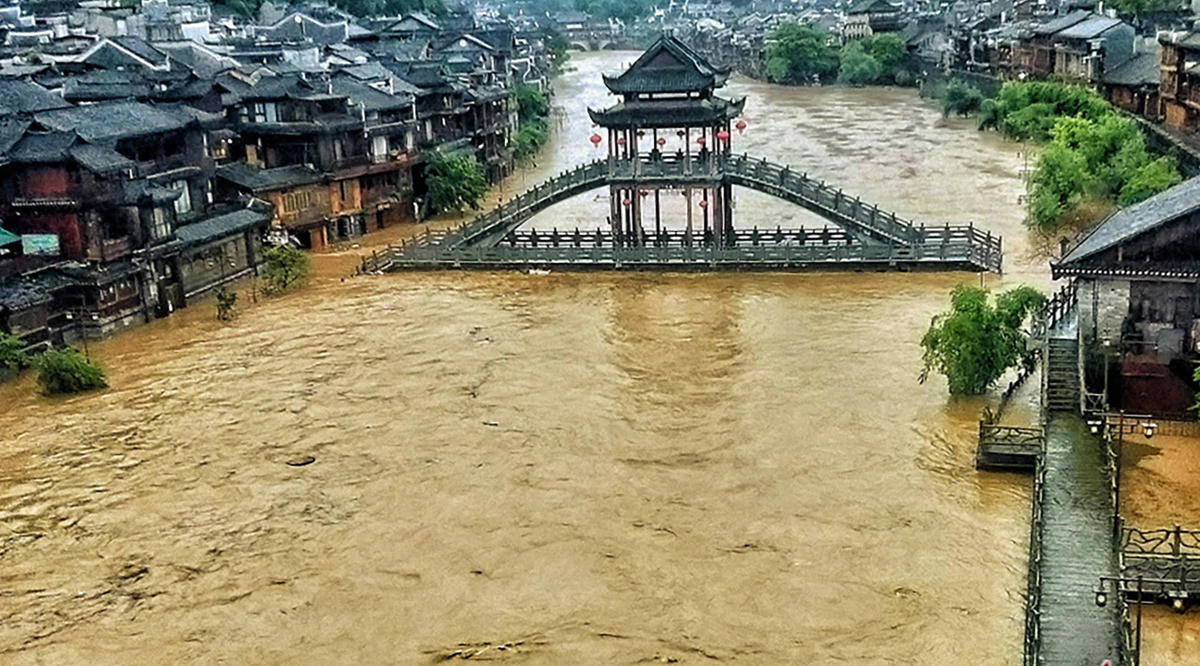 Lũ lụt xảy ra khá phổ biến ở miền Trung và miền Nam Trung Quốc. Ảnh: The Guardian