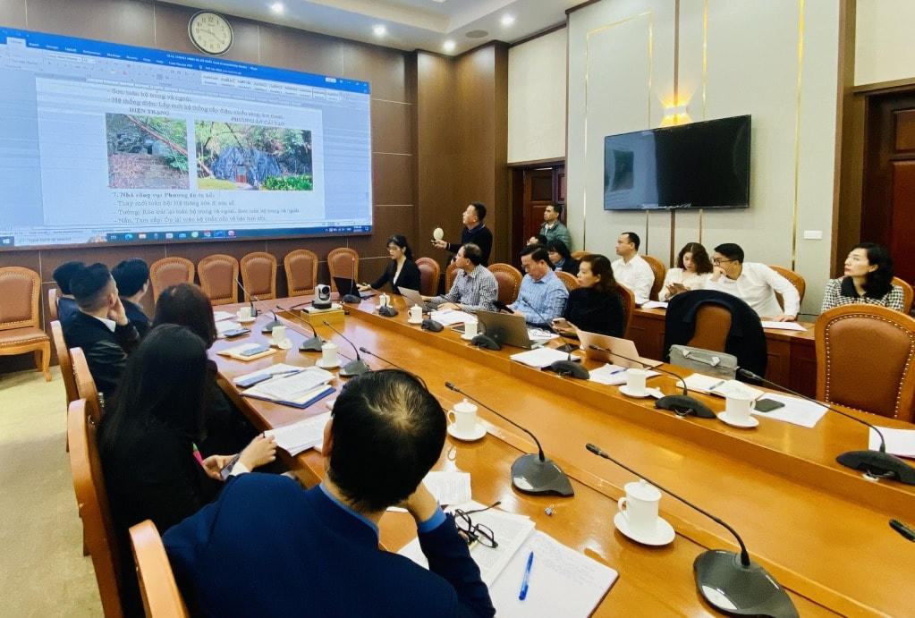 TP Hạ Long tổ chức hội nghị nghe và cho ý kiến về phương án khai thác, tổ chức tuyến tham quan núi Bài Thơ.