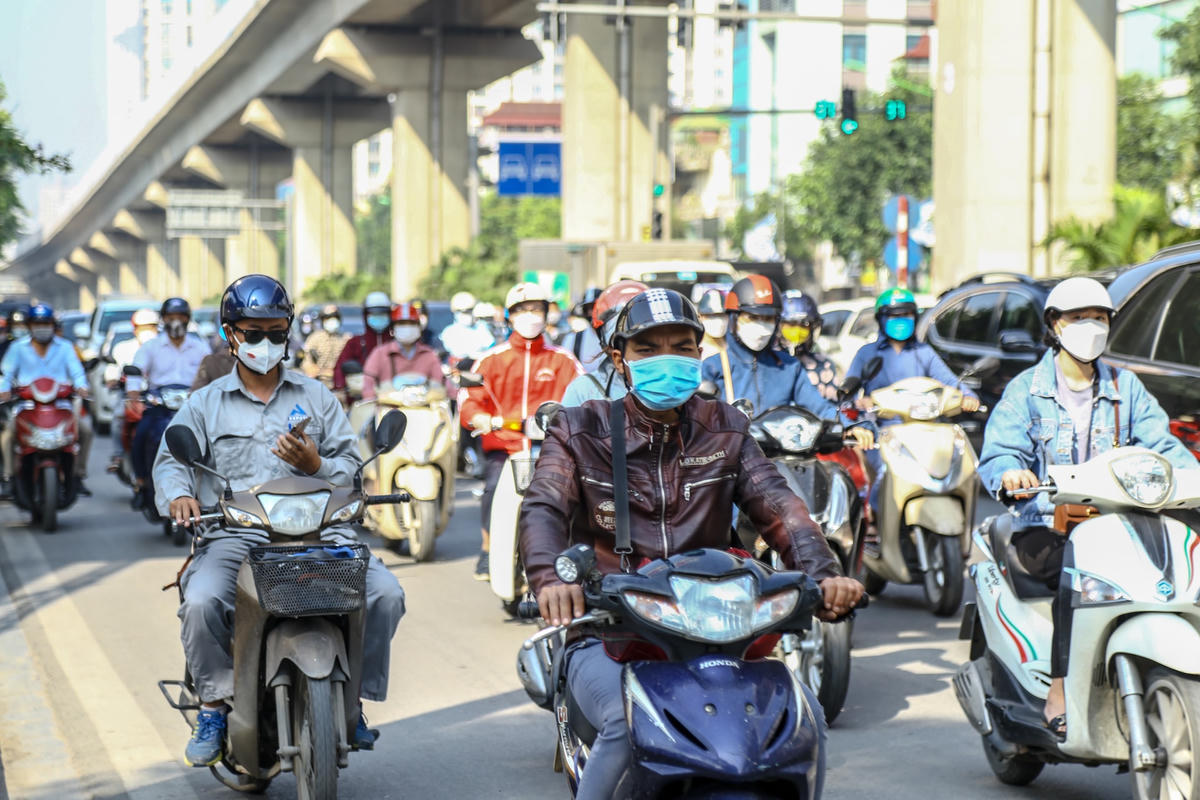 Đường phố Hà Nội ùn tắc nghiêm trọng ngày làm việc đầu tiên sau kỳ nghỉ lễ