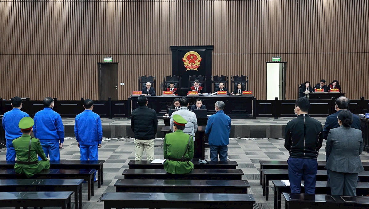 Các bị cáo tại tòa.