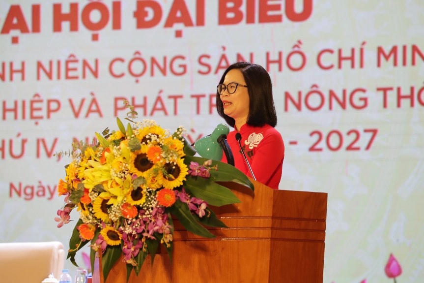 Chị Hoàng Thị Minh Thu - Ủy viên BTV TW Đoàn, Bí thư Đoàn Khối DNTW phát biểu tại Đại hội.