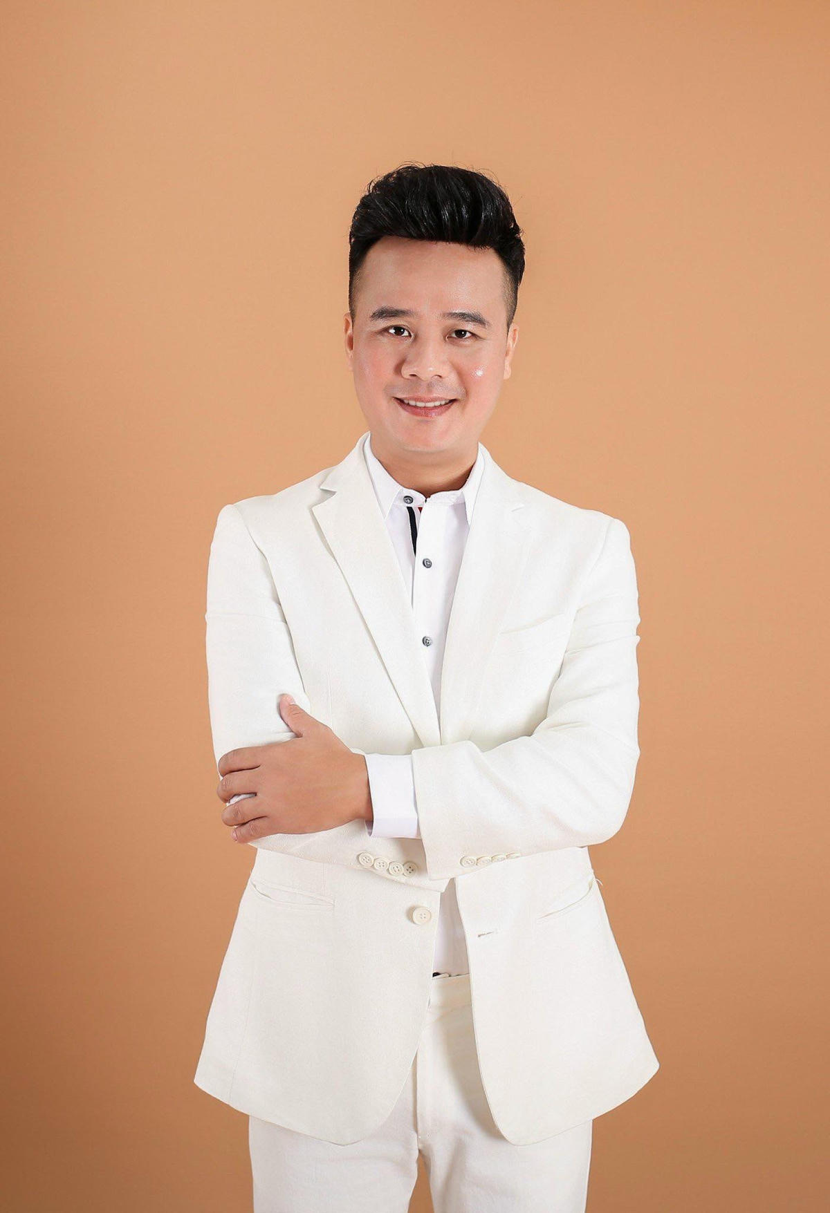 Tổng đạo diễn Mai Thanh Tùng.