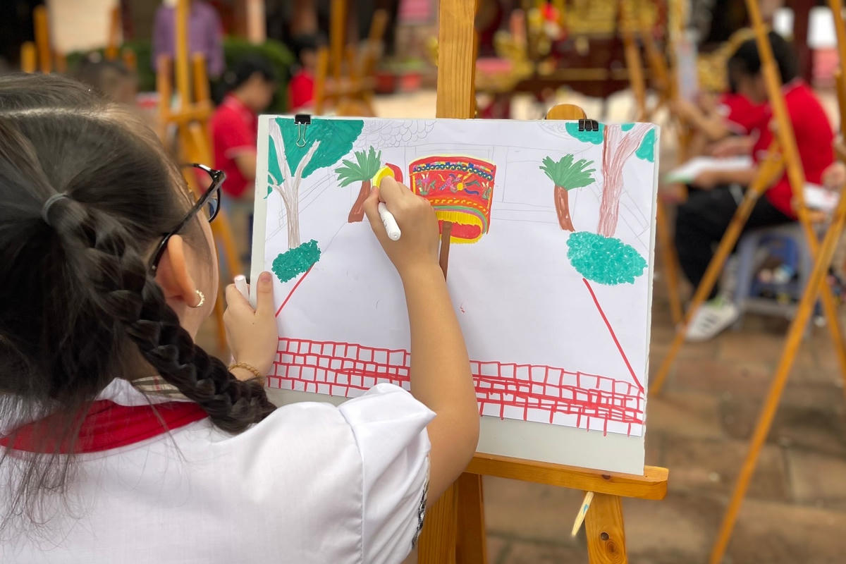 Tràn ngập sắc màu ở Làng nghề lụa Vạn Phúc - Hà Đông