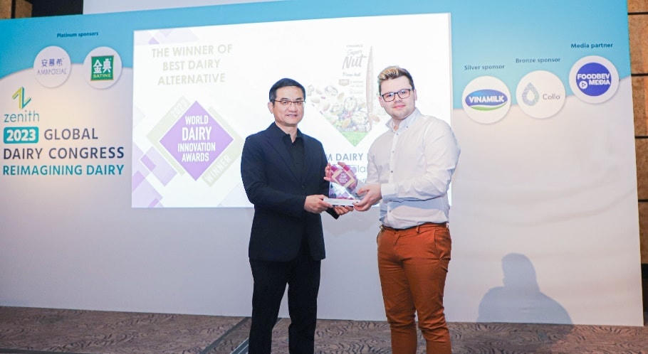 Vinamilk nhận Giải thưởng The World Dairy Innovation Awards 2023 cho sản phẩm Super Nut (Hạng mục sản phẩm thay thế sữa).