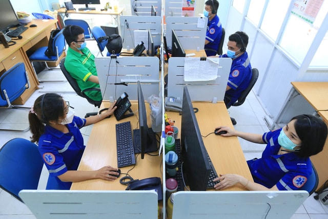 Người dân TP HCM có thể gọi 115 hoặc đường dây nóng 19001267 để liên hệ cấp cứu người trầm cảm. Ảnh: HNMO.