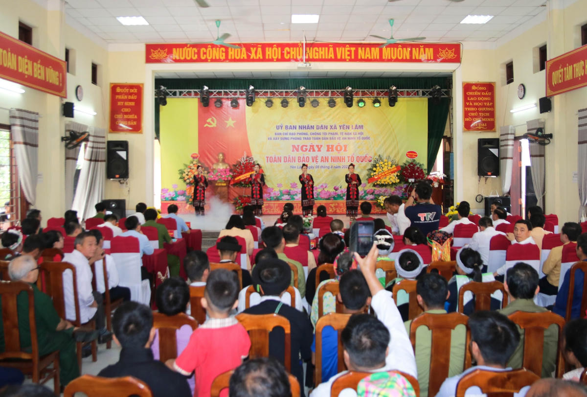 Quang cảnh ngày hội.