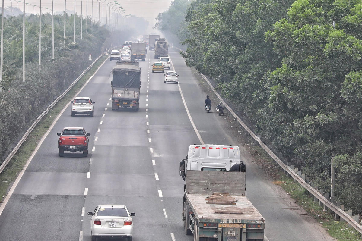 Nguy hiểm luôn rình rập nhưng nhiều chủ phương tiện vẫn thờ ơ.
