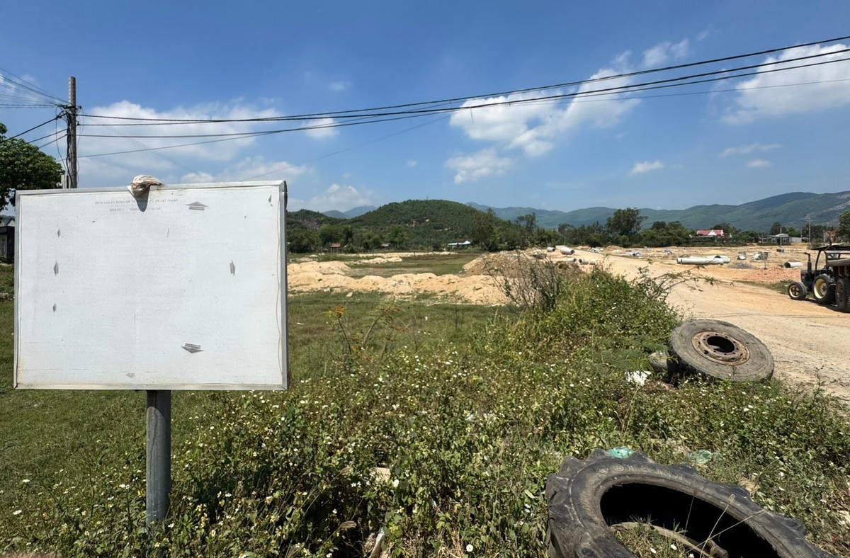 Dự án xây dựng điểm dân cư Đồng Đá được đầu tư hơn 51 tỷ đồng, tuy nhiên để lộ nhiều dấu hiệu bất thường.